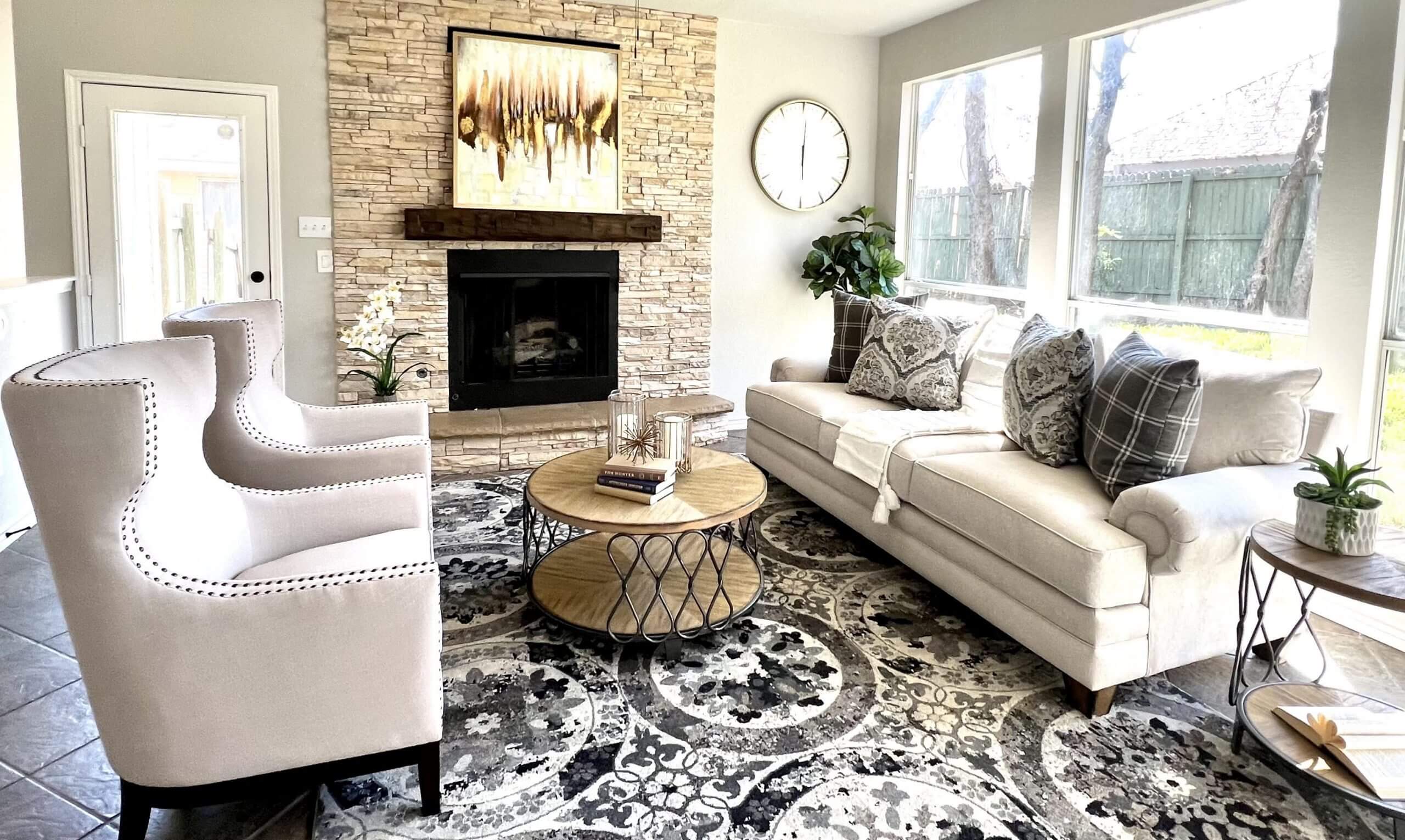 Home staging furniture rentals in Dallas Texas for vacant homes.